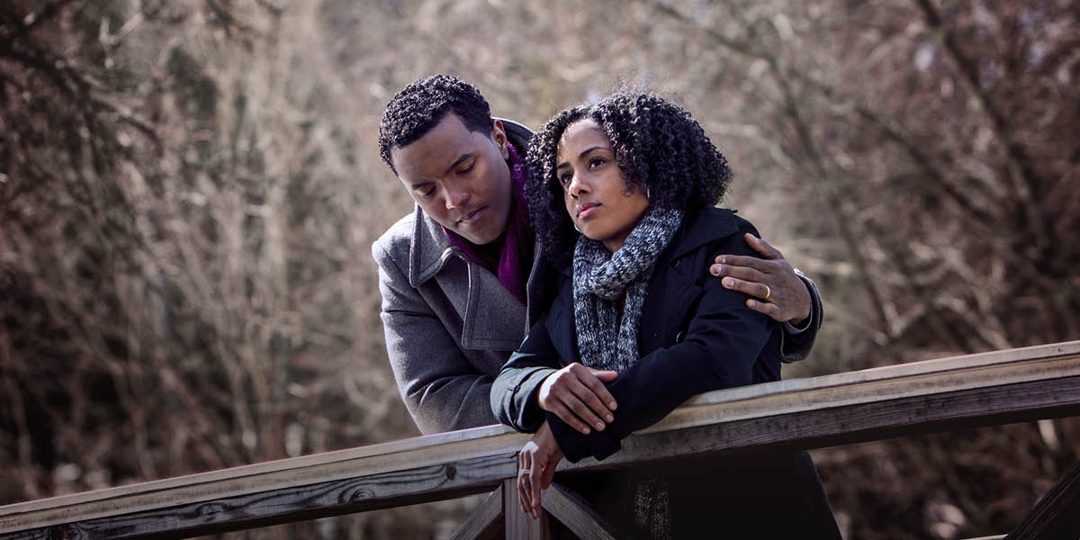 በሐዘን የተዋጡ ባልና ሚስት