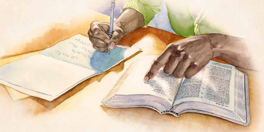 اخ يكتب آية من الكتاب المقدس في بطاقة تعزية