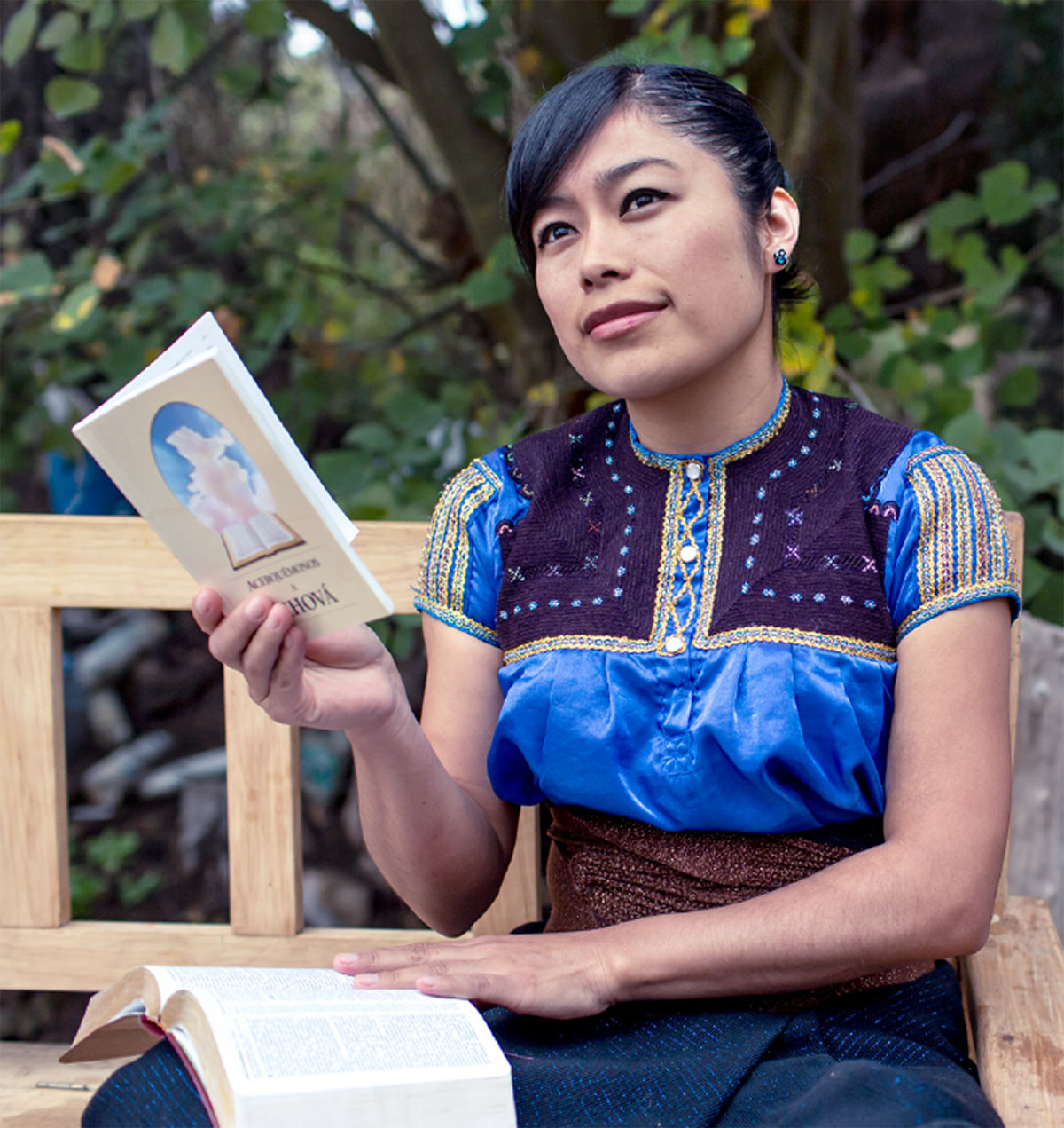 Kiñe lamngen papeltuy ti lifru Acerquémonos a Jehová tañi Biblia engu, fey küme rakiduami tañi papeltupeel mu