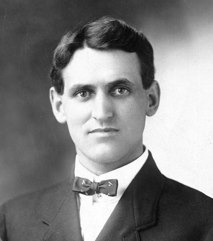 Si Alexander H. Macmillan