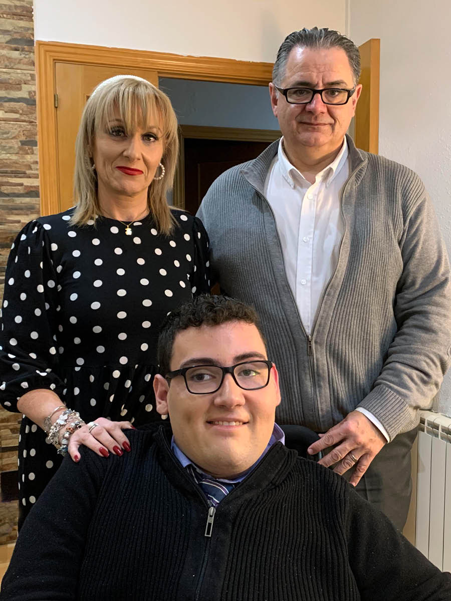 Isabel avek son msye ek son garson.