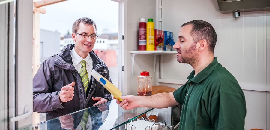 Иоганнес лавкка хуҫине буклет сӗнет