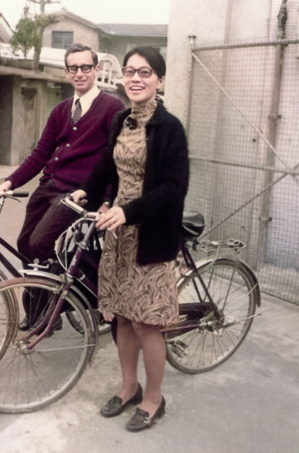 Terry og Wen-hwa med deres cykler.