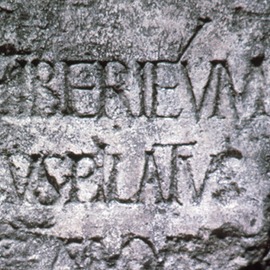 Stein: Inschrift mit dem Namen Pontius Pilatus