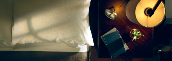 Ein ruhiges und gemütliches Schlafzimmer