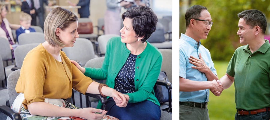 Bildcollage: 1. Zwei Schwestern unterhalten sich im Königreichssaal. 2. Zwei Brüder geben sich die Hand.