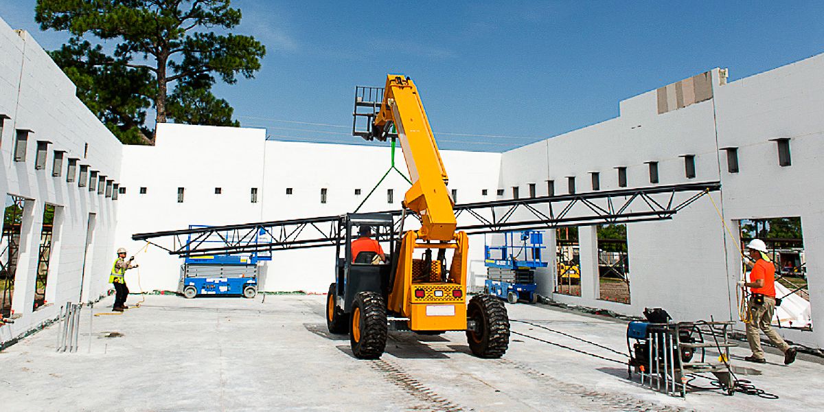 Zeugen Jehovas bauen einen neuen Königreichssaal