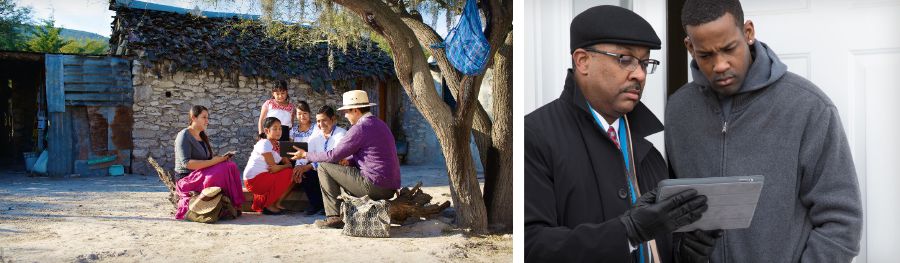 Unos publicadores muestran videos mientras predican