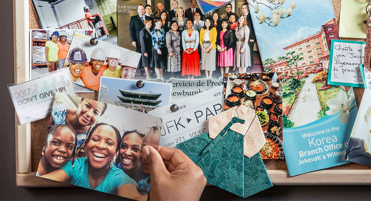 Una hermana tiene un tablero donde pone fotos de todos los privilegios que ha tenido por estar en el servicio de tiempo completo