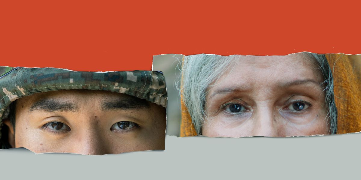 Serie de fotos: 1. Un trozo de fotografía en el que se ve la mirada de un soldado. 2. Un trozo de fotografía en el que se ve la mirada de una mujer mayor.