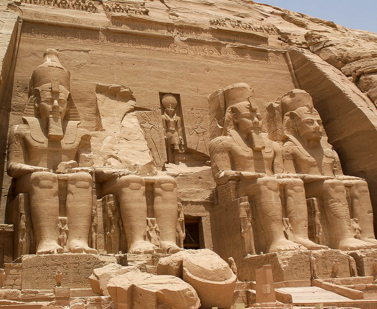 [Picture on page 692]