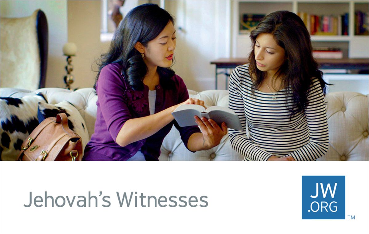 A jw.org contact card showing one of Jehovah’s Witnessing reading a scripture to a person
