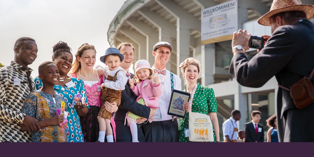 Witness families of various nationalities at a special convention in Vienna, Austria