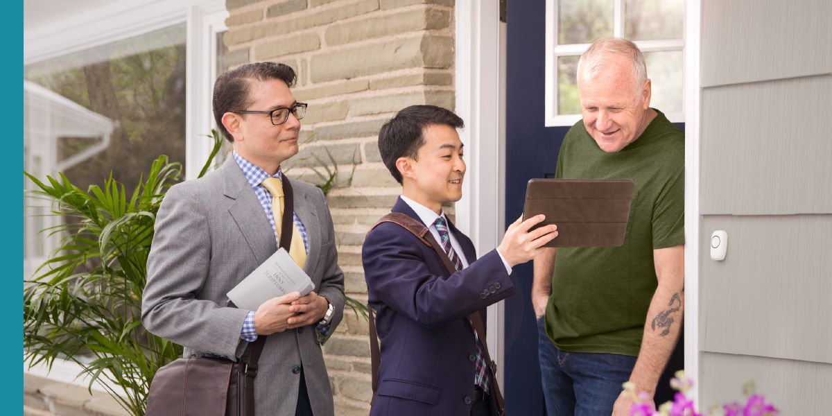 A man opens the door when Witnesses call and responds favorably