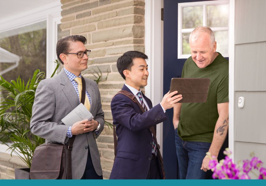 A man opens the door when Witnesses call and responds favorably