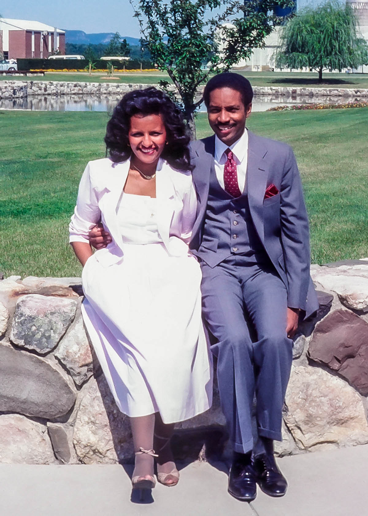 Aster y su esposo, Wesley.