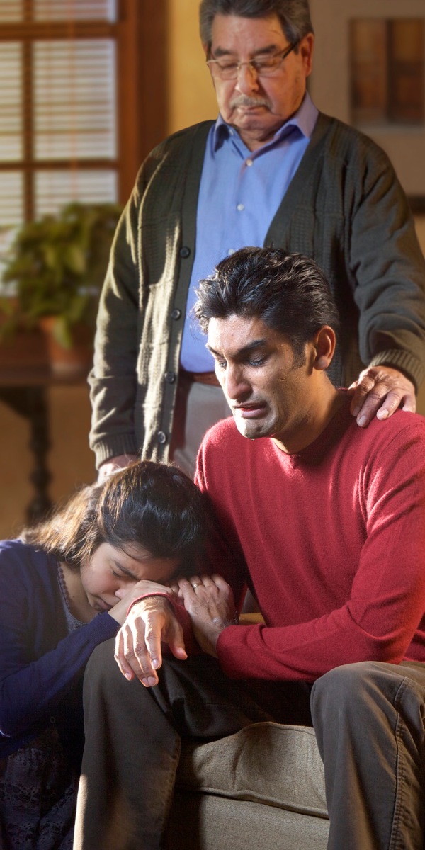 Familia llena de tristeza y dolor