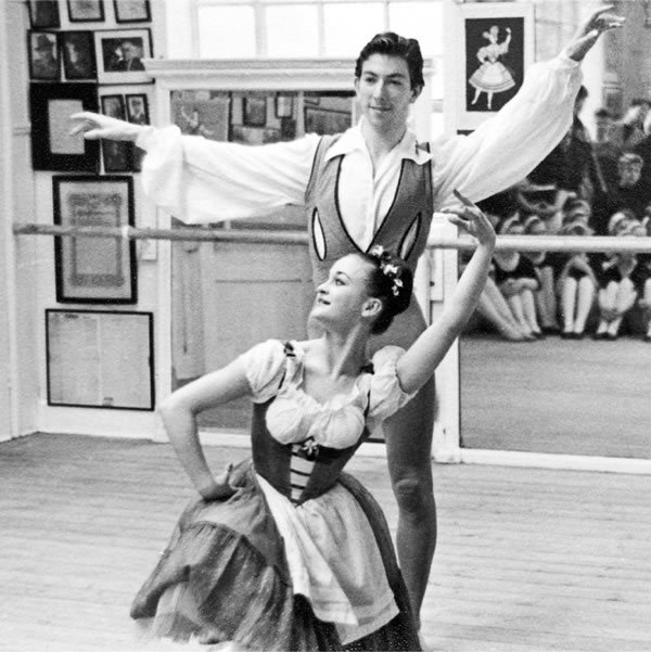 David y Gwen Cartwright bailando ballet