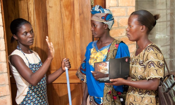 ‏[تصویر در صفحهٔ ۷]‏