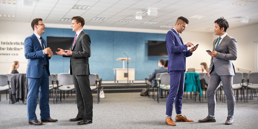 Exemples d’habillement modeste et immodeste, à la Salle du Royaume