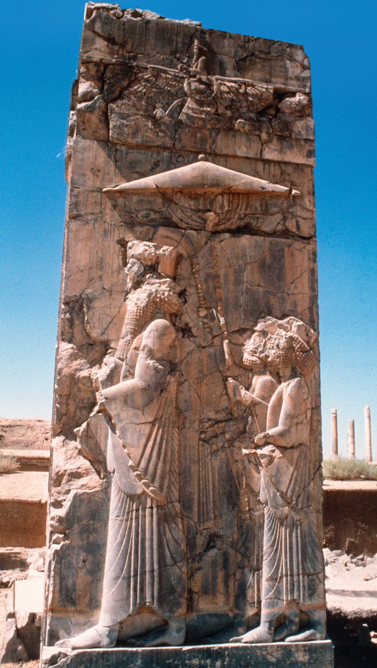 [Gambar di hlm. 329]