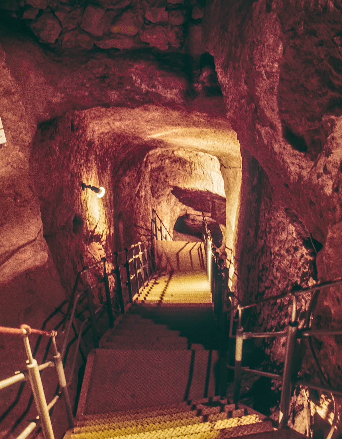 [Gambar di hlm. 951]