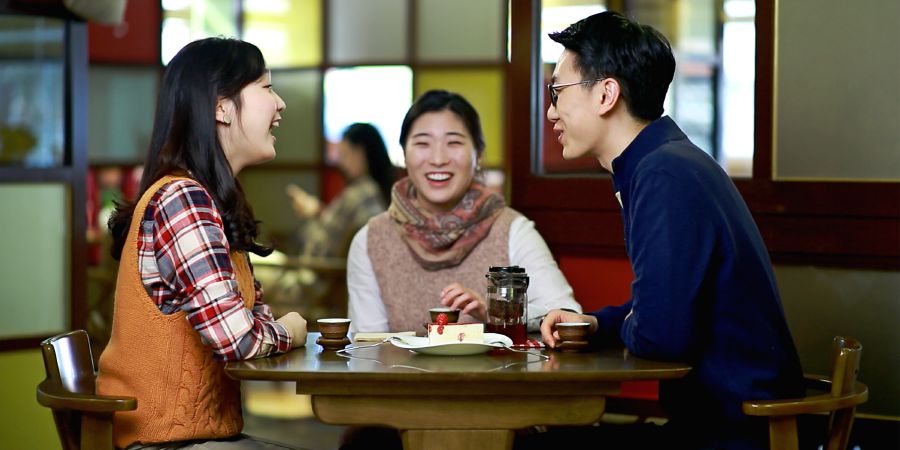 A man and a woman communicate with each other during courtship