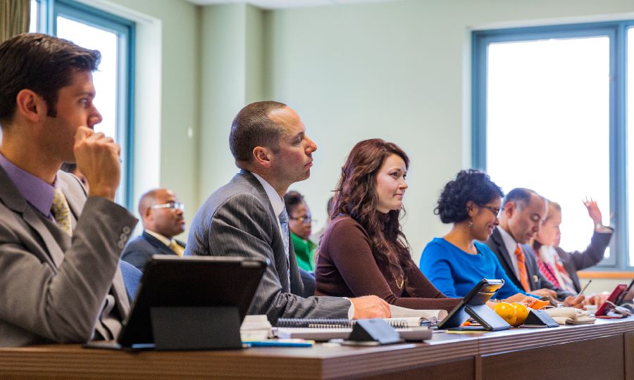 Ibhio mhan nin elasẹre ne ribhi isikulu oga