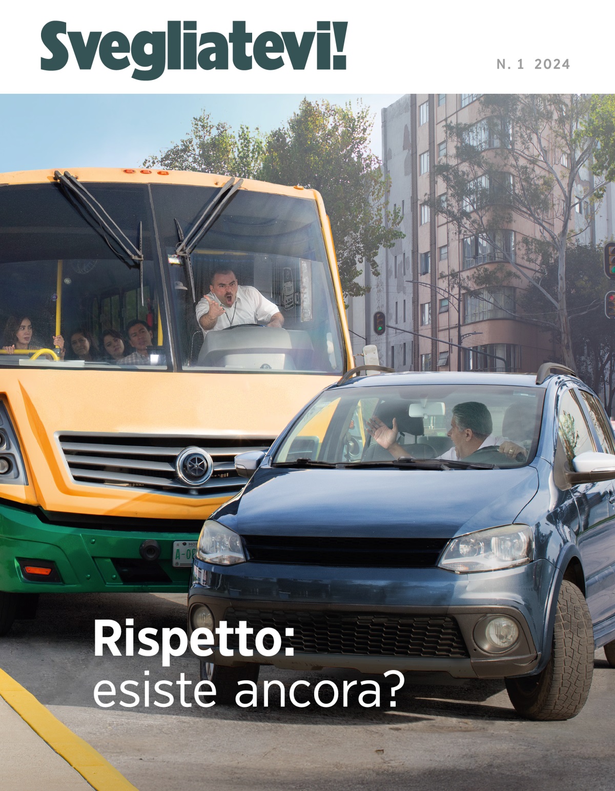 Un autista di autobus inveisce contro un automobilista che gli ha tagliato la strada.