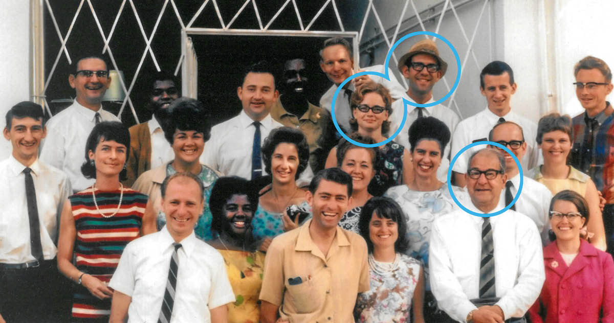 Dayrell e Susanne con Nathan Knorr e altri fratelli e sorelle.