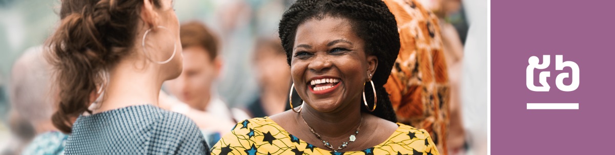 មេរៀនទី៥៦។ បងស្រីពីរនាក់មានជនជាតិខុសពីគ្នា តែសប្បាយនិយាយរាក់ទាក់ជាមួយគ្នា។