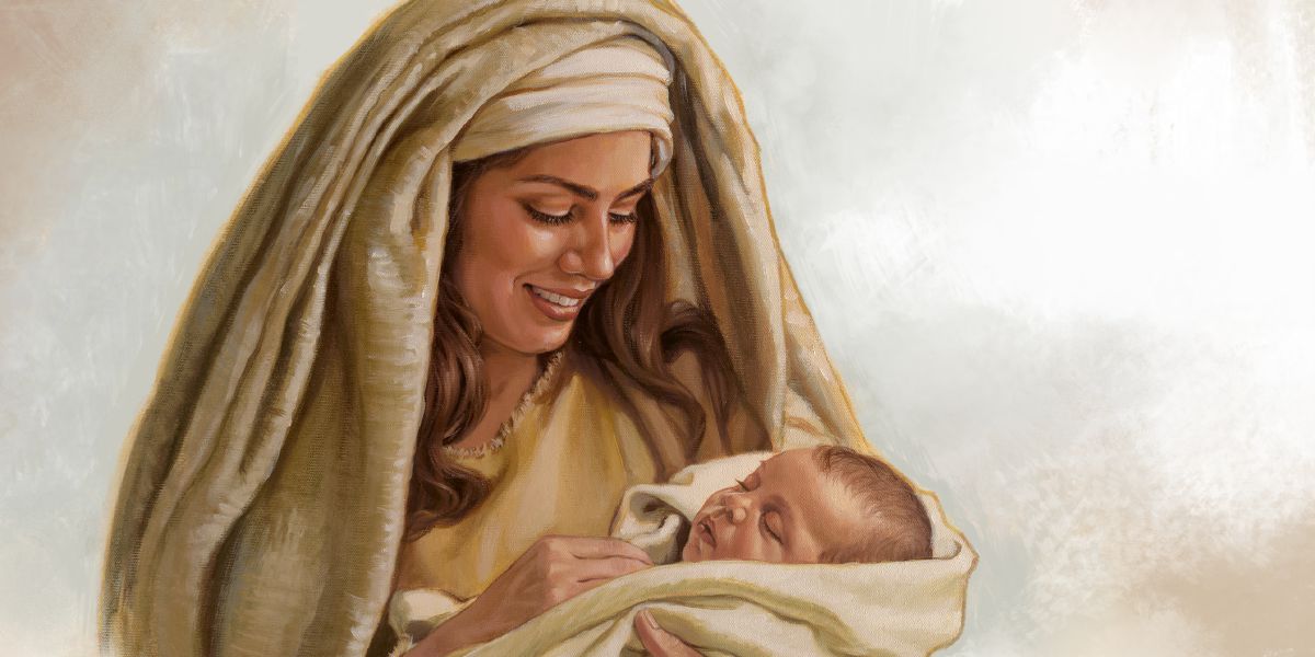 어머니가 아기를 부드럽게 품에 안은 모습