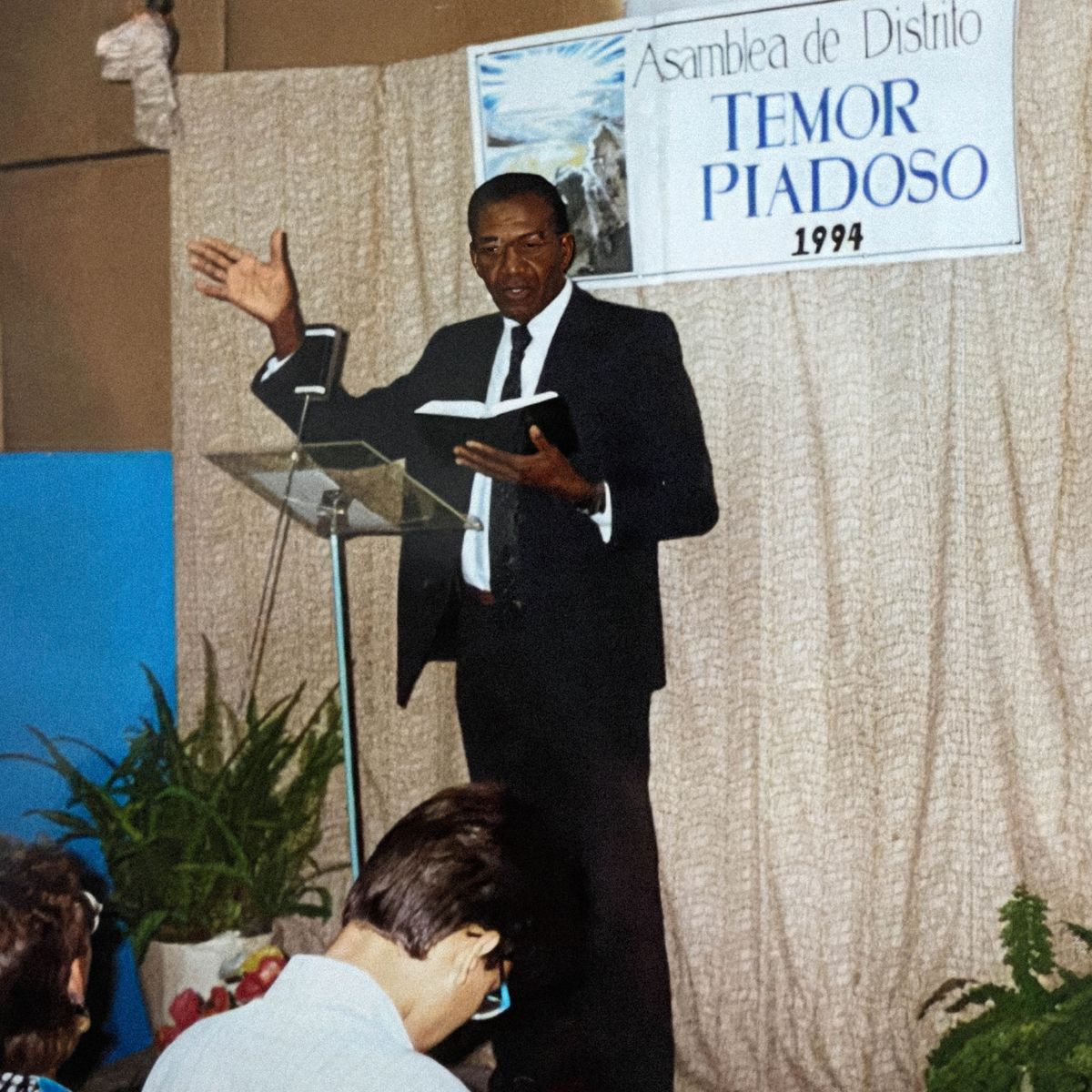 Gustavo aonganga mwasa va gumano aisa mu yawa ya 1994.