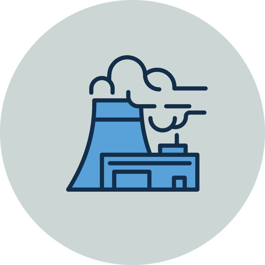 Iš kaminų rūksta dūmai