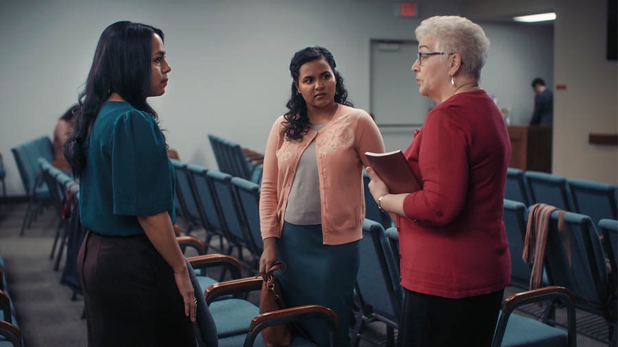 Tshimfuanyi tshia mu filme wa ‘Malu adi matuindile kumpala eku alomba bua tuikale ne dikima.’ Muanetu wa bakaji au uyukila ne bana betu ba bakaji bakuabu babidi bua tshisumbu tshivuabu babatume.