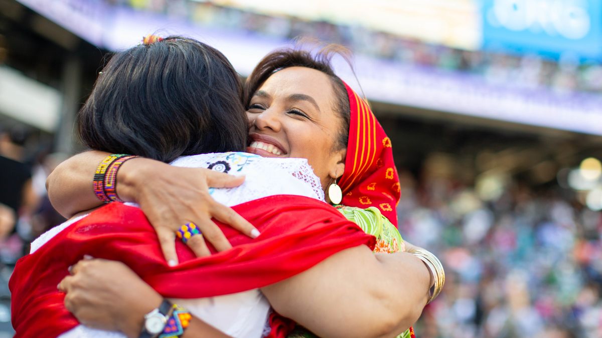 Bana betu ba bakaji babidi bupukilangana mu mpungilu.