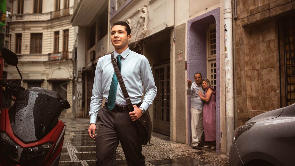 Muanetu wa balume muvuale bua kuya mu bisangilu, wenda uya muikale ne dikima, baledi bende eku bimane mu tshiibi bamuelela mbila.