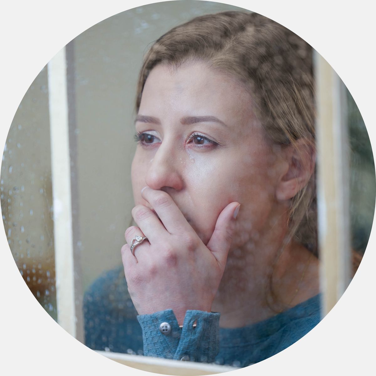 Muanetu wa bakaji mubungame mutangile pambelu ku dididishi.