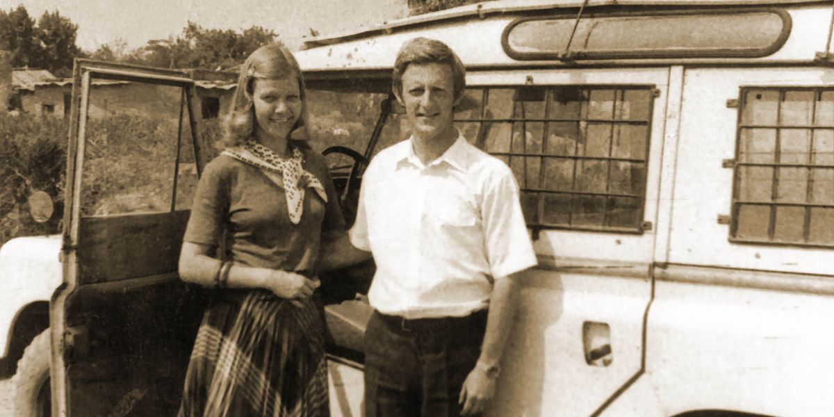 Mats ne Ann-Catrin bimane ku mashinyi abu mu teritware wa ku musoko.