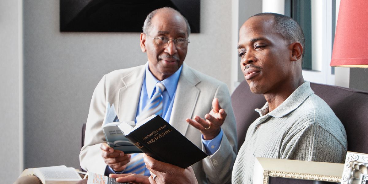 Unaupa pakhatin a Bible zirpui a bia