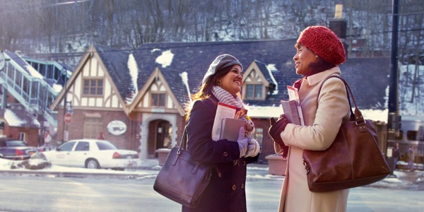 Divas pionieres sludināšanā