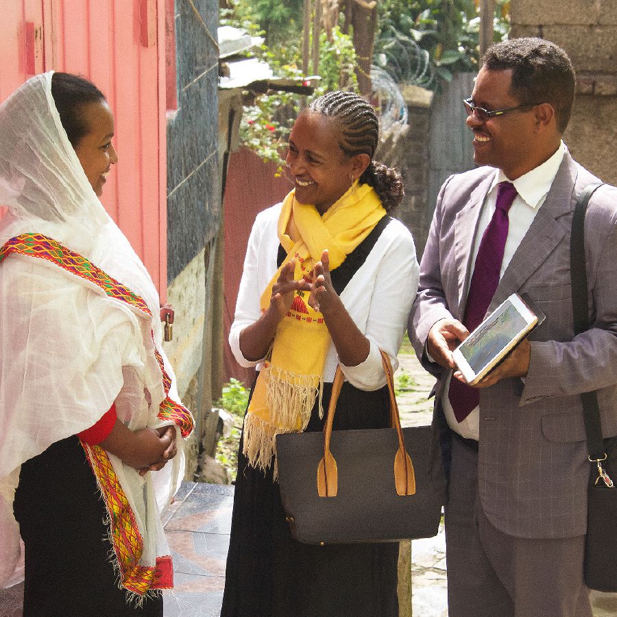 Enn mari ek so fam pe travay ansam dan predikasion