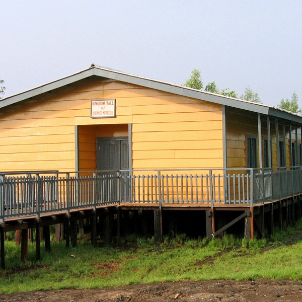 Kingdom Hall i Nigeria i buriana kera thaṉaʹi falu ania