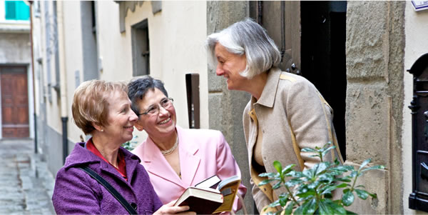 [६ पानांवरील चित्र]