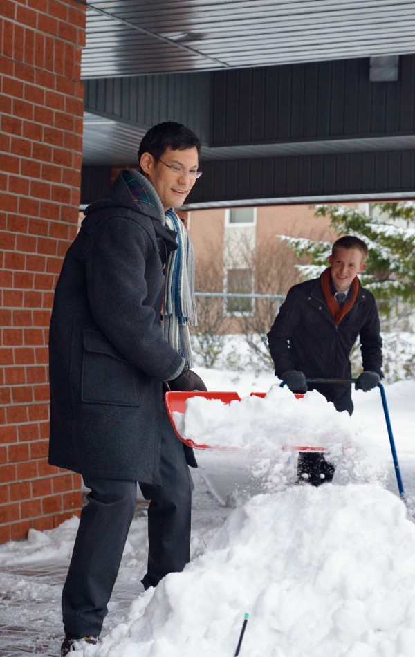 [१० पानांवरील चित्र]