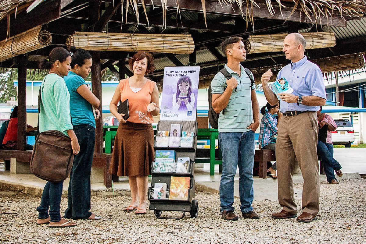 Indoda lomkayo batshumayela obala kwelinye ilizwe