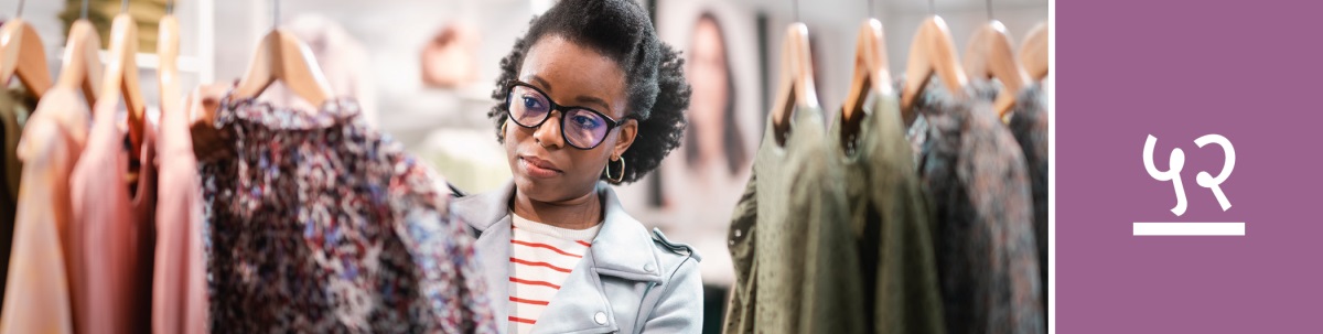 पाठ ५२. एउटी स्त्री कुन लुगा किन्‍ने भनेर निर्णय गर्छिन्‌।