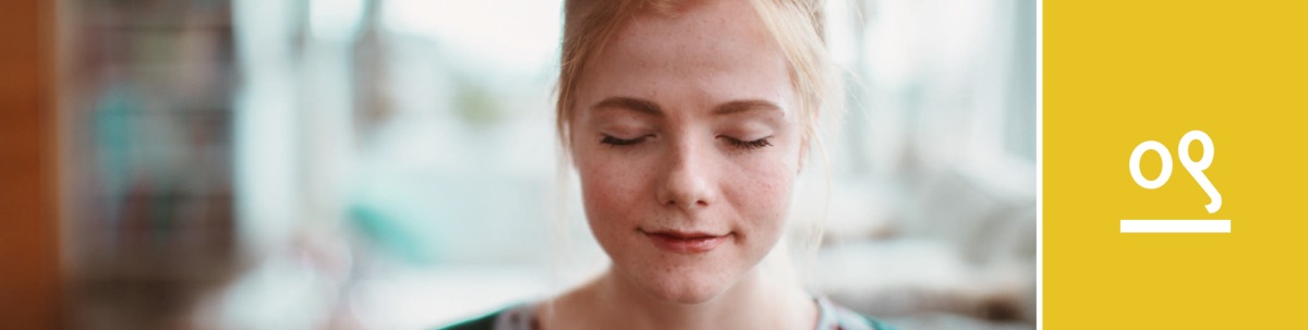 पाठ ९. एक जना स्त्री प्रार्थना गर्दै छिन्‌।