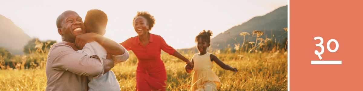 पाठ ३०. एक परिवारले फेरि जीवित भएको केटोलाई स्वागत गर्छ।