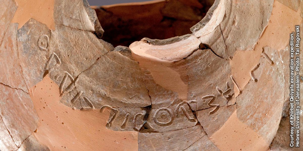 Het oude Kanaänitische opschrift op een 3000 jaar oude aardewerken kruik bevat een Bijbelse naam